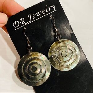 Blacklip Sea Shell Spiral dangle earrings